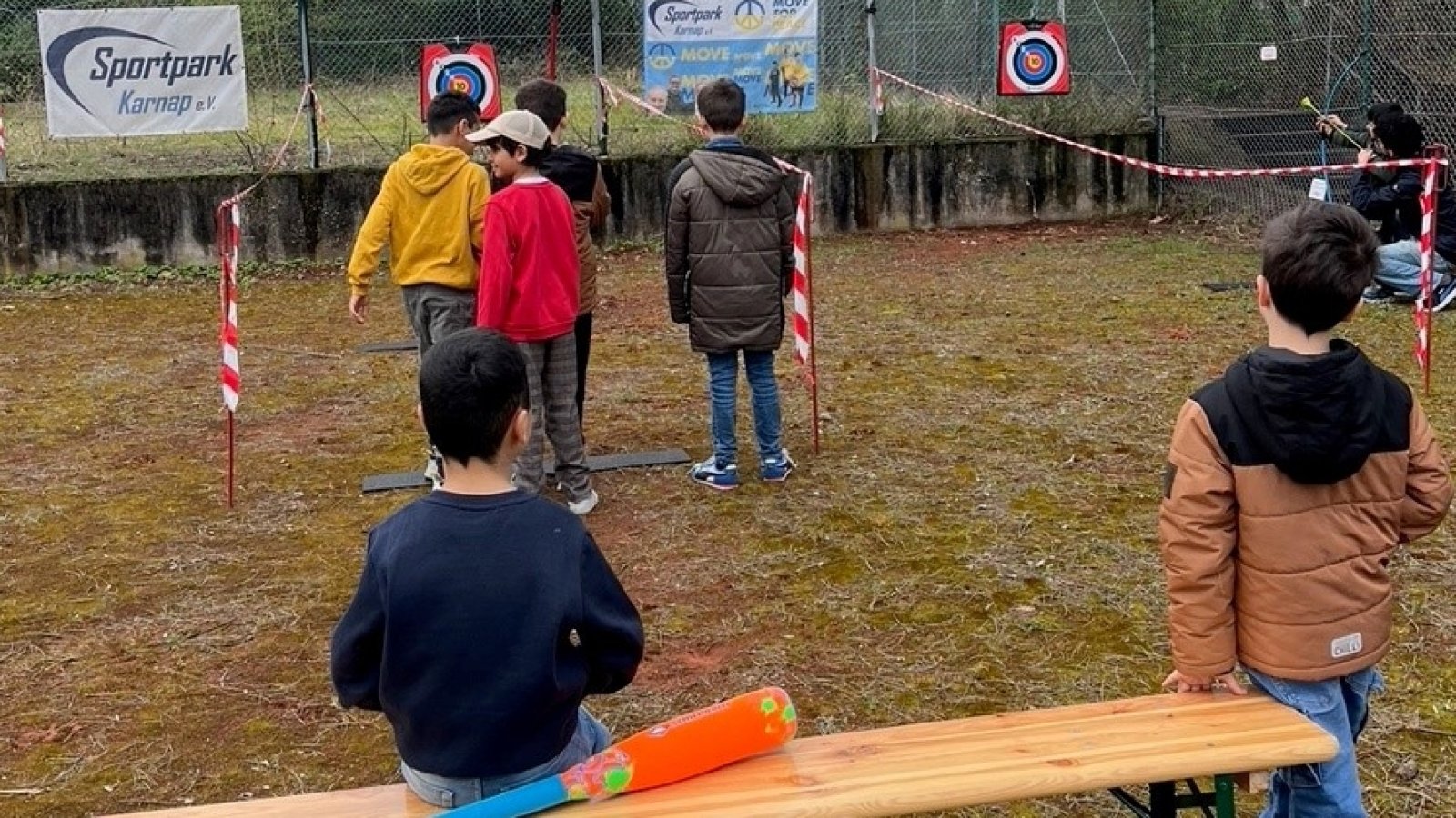 Kinder beim Outdoor Sport