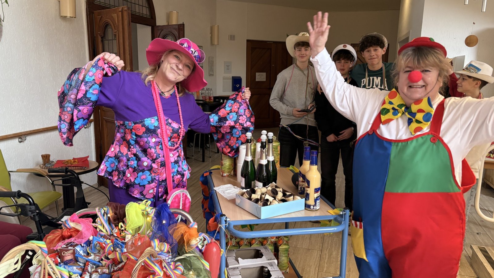 Frauen in Karnevalskostümen